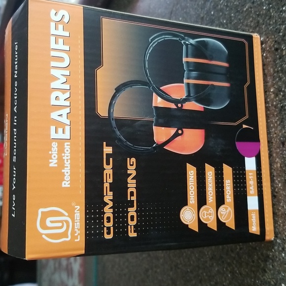 Foldable Noise Canceling Earmuffs - Picture 2 of 3